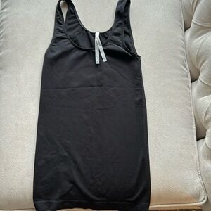 Anton simple black stretchy tank top in xs
